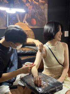 04 tattoo studio được các khách hàng là người hàn quốc đánh giá rất thân thiện và nhiệt tình.
